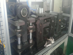 1463729621129443.jpg 鋁鉑切割機(jī)設(shè)備圖.jpg