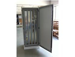 1463729643114368.jpg 群英機(jī)床膠片機(jī)分揀線電控柜-2.JPG